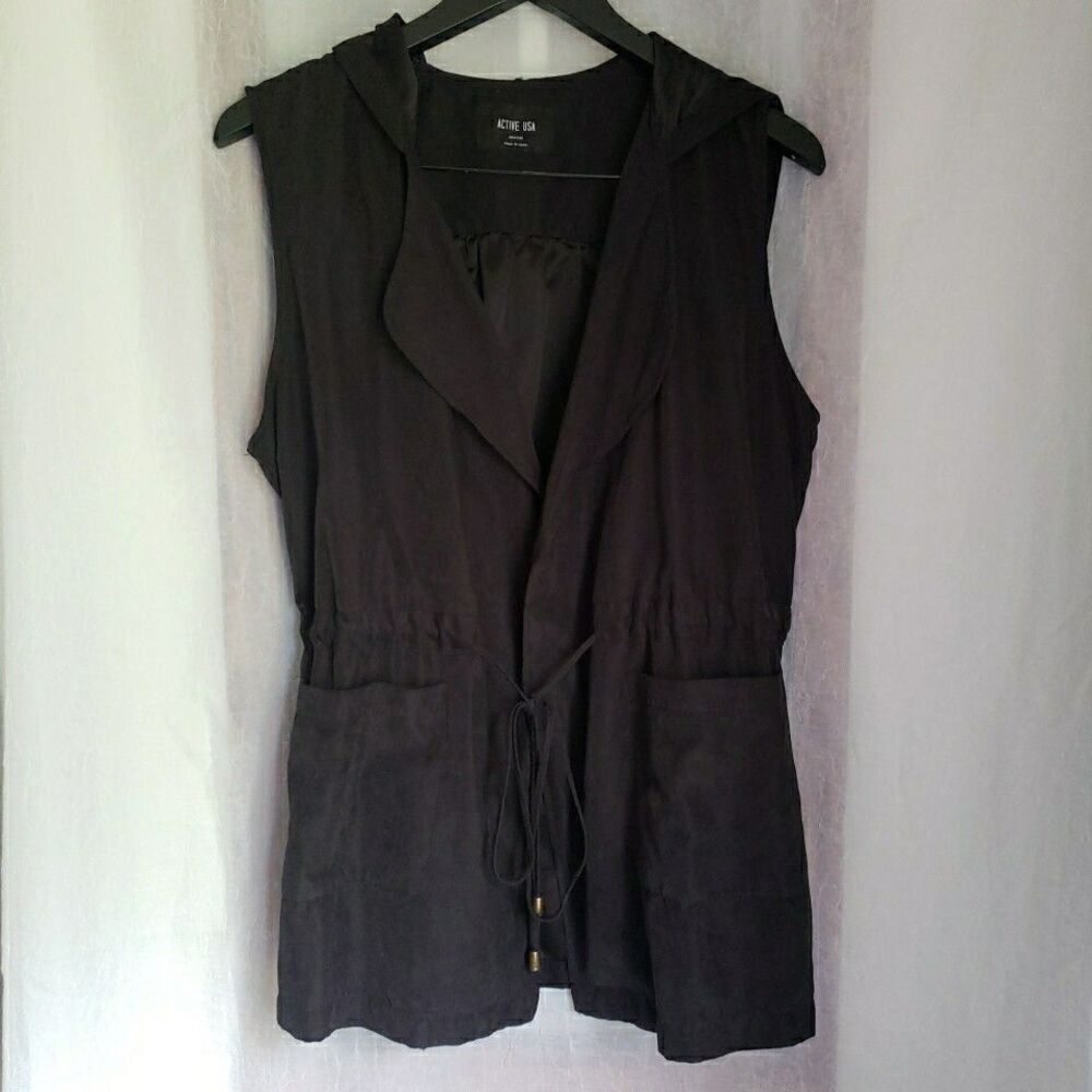 Active USA Hooded Vest Black Sleeveless Women Size M Whimsy Goth Grunge - Picture 1 of 10